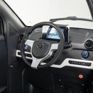 Czterokołowiec lekki, skuter elektryczny zabudowany z dachem MICRO CAR BILI BIKE SIGMA 4 LIT LiFePO4 biały ciemne wnętrze 10