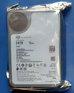 Refurbished Seagate Exos Harddisk ST24000NM000C-FR 24TB SATA-600 7200rpm - FACTORY REFURBISHED 8