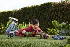 Jurassic World Rebirth Gigantic Trackers Asst. 4