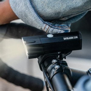 Lampka przednia BLACKBURN DAYBLAZER 1500 lumenów (NEW 2025) 12