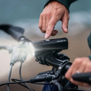 Lampka przednia BLACKBURN DAYBLAZER 1500 lumenów (NEW 2025) 10