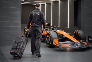 Dewalt Torba narzędziowa McLaren DWST83522-9 8