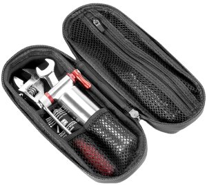 Torba rowerowa na narzędzia mocowana w uchwycie na bidon 0.65l - czarna Torba rowerowa na narzędzia mocowana w uchwycie na bidon 0.65l - czarna 4