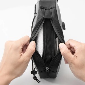 Torba sakwa rowerowa mocowana na ramę 0.9l - srebrna Torba sakwa rowerowa mocowana na ramę 0.9l - srebrna 2