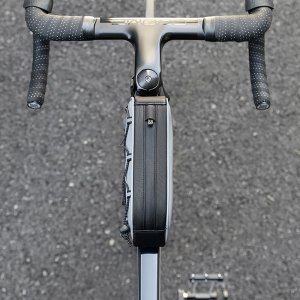 Torba sakwa rowerowa mocowana na ramę 0.9l - srebrna Torba sakwa rowerowa mocowana na ramę 0.9l - srebrna 7