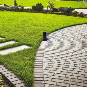 EKO-LIGHT SŁUPEK OGRODOWY ZASILAJĄCY 20CM 2 GNIAZDA 230V CZARNY IP44 2