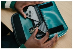 Dysk zewnętrzny SSD Verbatim Store ’n’ Go Mini Stripe 2TB Czarny (32036) 4