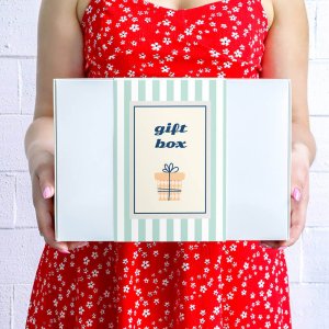 Gotowy zestaw prezentowy Biały GiftBox herbata sypana PREMIUM 20szt. kawa smakowa mix czekoladowy lizak prezent upominek podziękowanie dla mamy taty 10