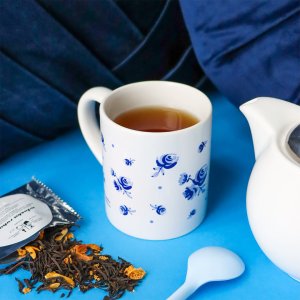 Duży elegancki kubek ceramiczny z motywem szafirowych pąków 250ml prezent upominek na Dzień Babci i Dziadka dla niej niego 2