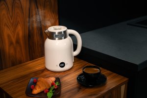 CZAJNIK ELEKTRYCZNY BEZPRZEWODOWY STALOWY RETRO KREMOWY BIAŁY 2200W 1,5L Torino 4