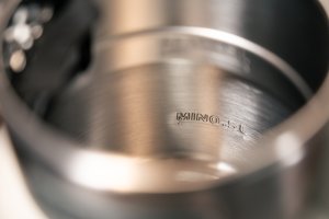 CZAJNIK ELEKTRYCZNY BEZPRZEWODOWY STALOWY RETRO KREMOWY BIAŁY 2200W 1,5L Torino 6