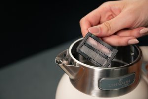 CZAJNIK ELEKTRYCZNY BEZPRZEWODOWY STALOWY RETRO KREMOWY BIAŁY 2200W 1,5L Torino 7