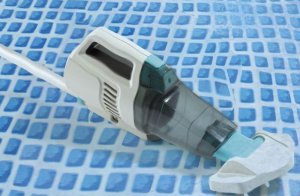 Intex Odkurzacz ręczny akumulatorowy do basenów i jacuzzi SPA ZR200 28628 Intex 8