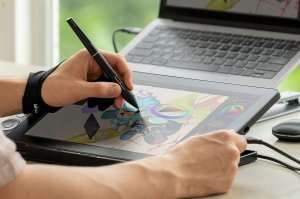 Tablet graficzny Huion HUION Kamvas 13 Gen3 2024 Tablet Graficzny 13,3" Full HD RYSIK LCD 2