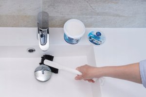 Szczotka do szorowania z długą rączką 2