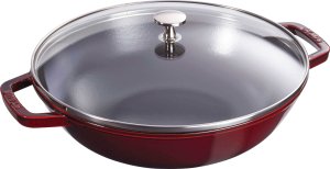 Wok żeliwny STAUB 30 cm grenadynowy z pokrywką 2