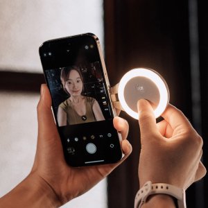 Lampa PGYTech MagGlow do telefonu (szara) 3
