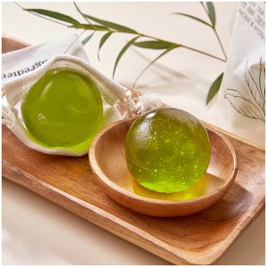 Ongredients Jeju Green Tea Cleansing Ball Żelowa kula do mycia twarzy i ciała 110g 4