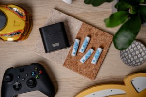 Ładowarka 4-kanałowa Newell do akumulatorów Li-ion + 4 akumulatory Li-ion AA 2200 mAh 17