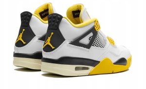 Air Jordan 4 Retro AQ9129-101 białe 42,5 3