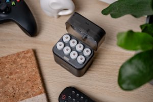 Ładowarka 8-kanałowa Newell do akumulatorów Li-ion/Ni-MH 12