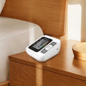 Ciśnieniomierz elektroniczny B26 z funkcją mowy, z zasilaczem 9