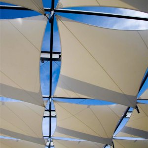 Żagiel przeciwsłoneczny, ogrodowy 4x3 m cieniujący prostokątny, kremowy UNIWERSALNY 4