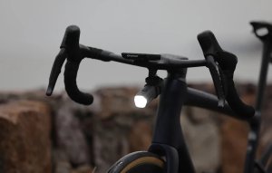 IGPSPORT VS1200S smart Lampka rowerowa przednia 2