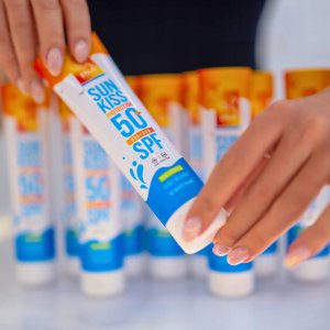 Nuxe INA ESSENTIALS_Sun Kiss Protection SPF50+ krem z filtrem do twarzy 100ml 2
