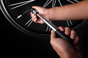 Pompka ręczna BIRZMAN Velocity MTB Black (Presta/Schrader), 90psi/6.2bar, Długość 183mm, CNC, Czarna 4