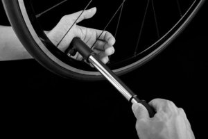 Pompka ręczna BIRZMAN Scope Apogee (Presta/Schrader), 120psi/8.3 bar, Długość 220mm, CNC, Srebrno-Czarna (NEW) 3