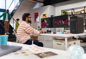 HP Workstation Z2 G1i - Tower - 4U - 1 x Core Ultra 7 265K / 3.9 GHz - RAM 32 GB - SSD 1 TB - NVMe - Intel Graphics - Wi-Fi 6, Wi-Fi 7, Bluetooth, 1GbE - WLAN: 802.11a/b/g/n/ac/ax/be, Bluetooth 5.4 - Win 11 Pro - Monitor: keiner - Schwarz - Smart Buy 3