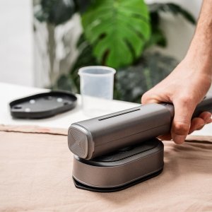 Parownica do ubrań InnovaGoods 2-in-1 Vertical Steam Travel Iron 4