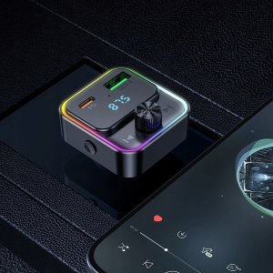 Ładowarka samochodowa Hoco USB A + USB C QC3.0 PD 30W z transmiterem E81 czarny 3