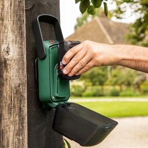Bosch GardenPump pompa głębinowa 18 V-2000 z akumulatorem 18 V i ładowarką 2
