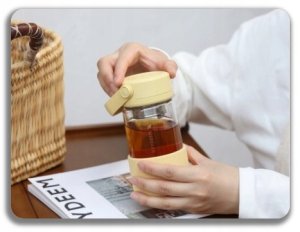 Mellow Yellow BUYDEEM Szklana butelka z zaparzaczem 300ml, model DG42, kolor 8