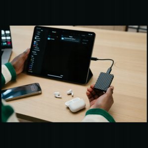 Dysk zewnętrzny SSD Verbatim Store 'n' Go Mini Stripe - dysk zewnętrzny SSD 1TB USB-C 3.2 gen. 2 czarny 7