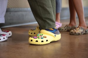 Crocs Crocs Classic Clog 10001-21Q Brązowe 45/46 10