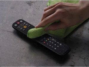 One for All Universal Fernbedienung EazyClean 2in1 Backlight 5