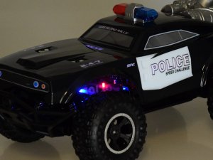 Duże auto sterowane monster truck POLICJA na pilota oświetlenie RC0626 EDUKAMP 6