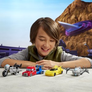 TRANSFORMERS Earthspark Figure 1 step smash 2