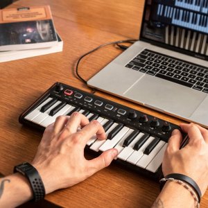 IK Multimedia IK iRig Keys 2 - Klawiatura sterująca 12