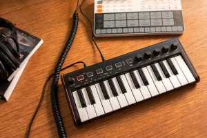 IK iRig Keys 2 Mini - Klawiatura sterująca 14