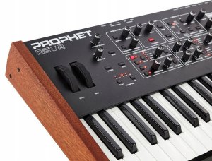 Sequential Prophet Rev2 8-voice 9