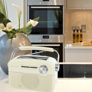 RADIO FM SOUNDMASTER TR480BE z PANELEM SŁONECZNYM O MOCY 0,3Wp, 3W, AKU Li-Ion 8