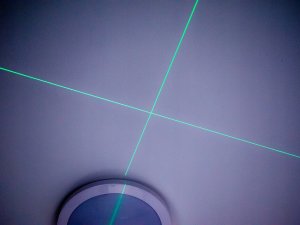 Laser krzyżowy 360° 4D + 2xAKU + walizka + akcesoria (4) 4