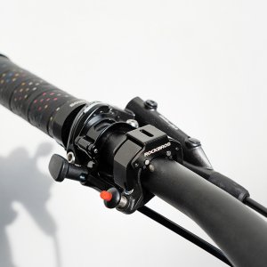 Dzwonek rowerowy w kształcie litery C - czarny Dzwonek rowerowy w kształcie litery C - czarny 2