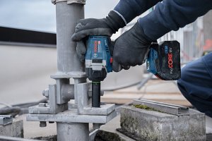 BOSCH KLUCZ UD.1/2" GDS 18V-750 C 2xPC8,0Ah 750Nm GCY LB 9