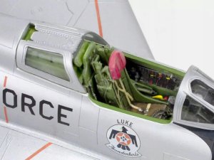 PROMO Model do sklejania Samolot F-84F Republic 1:48 4