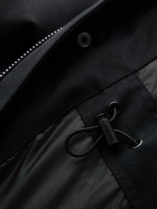 Długa ciepła kurtka męska typu parka z kapturem  czarna V2 OM-JALJ-0182 L 11